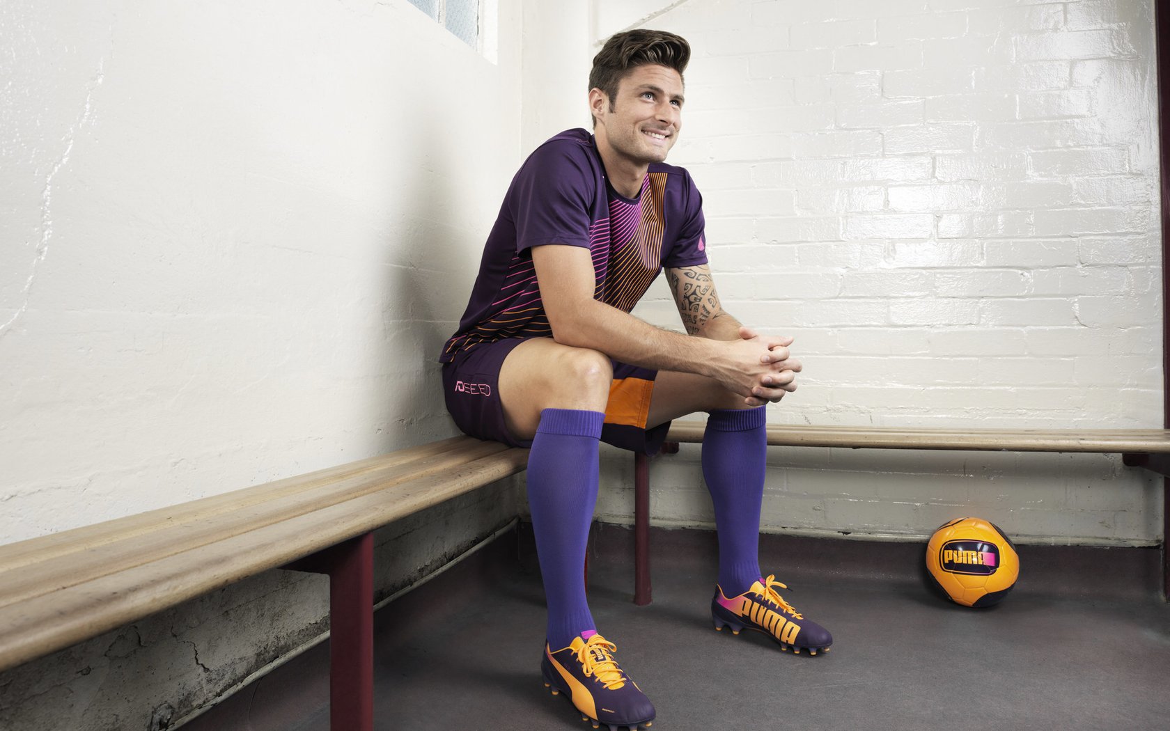 场馆照明技术革新满足转播需求，场馆灯光设计