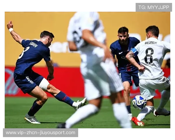 巴黎圣日耳曼连续进攻，登贝莱威胁明显